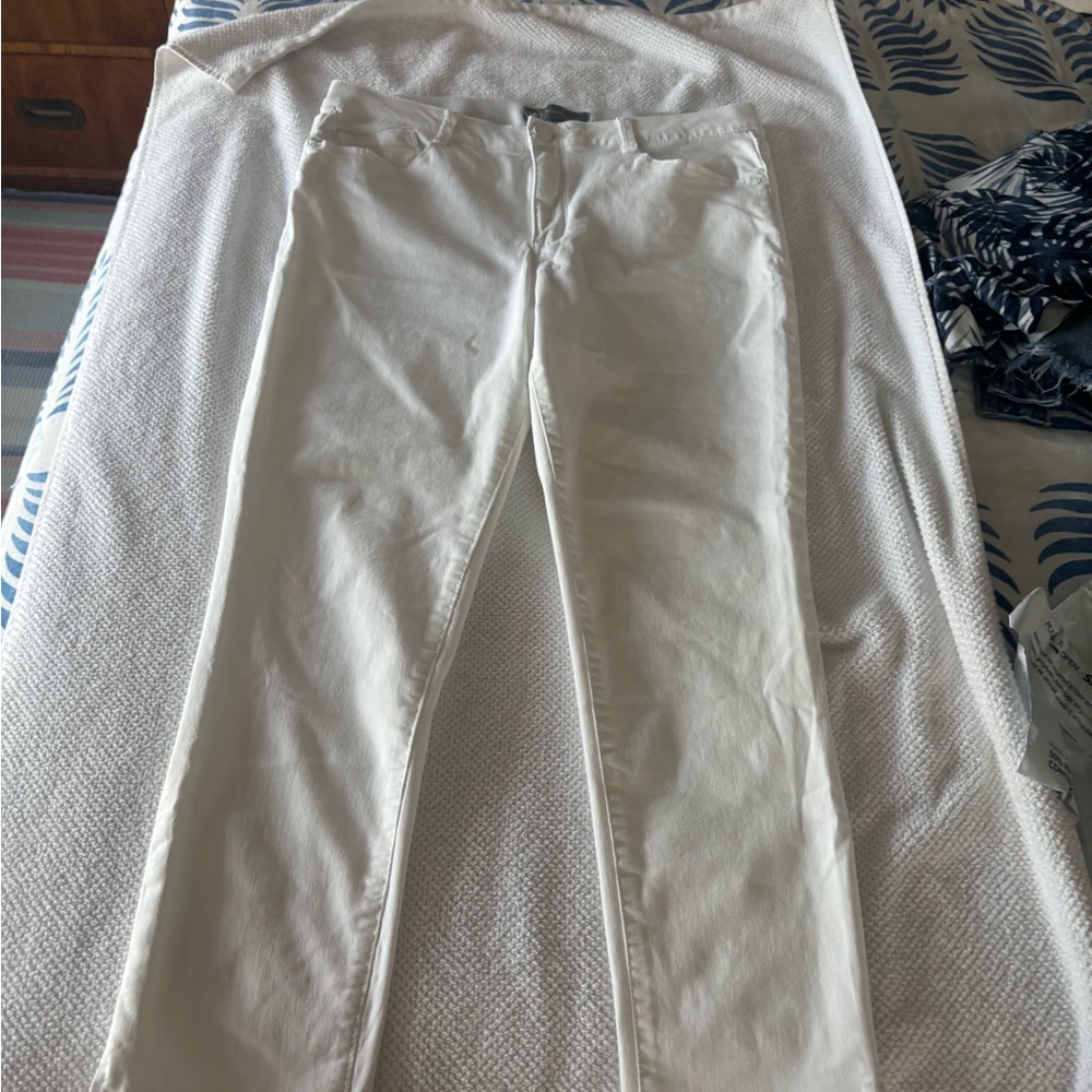 Wit & Wisdom White Trousers